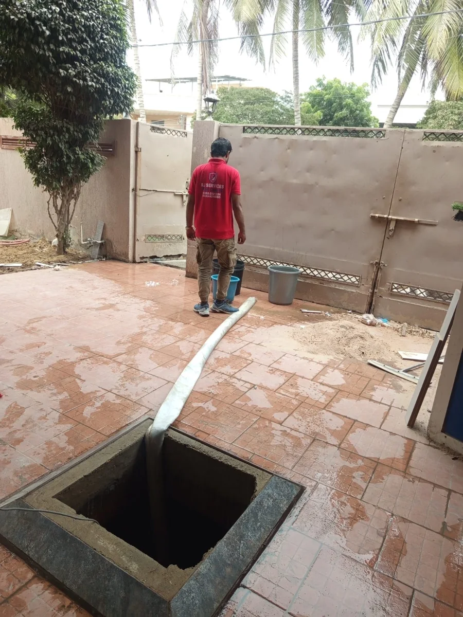 Ground-level tank service — Rana Jees Fumigation Services service team